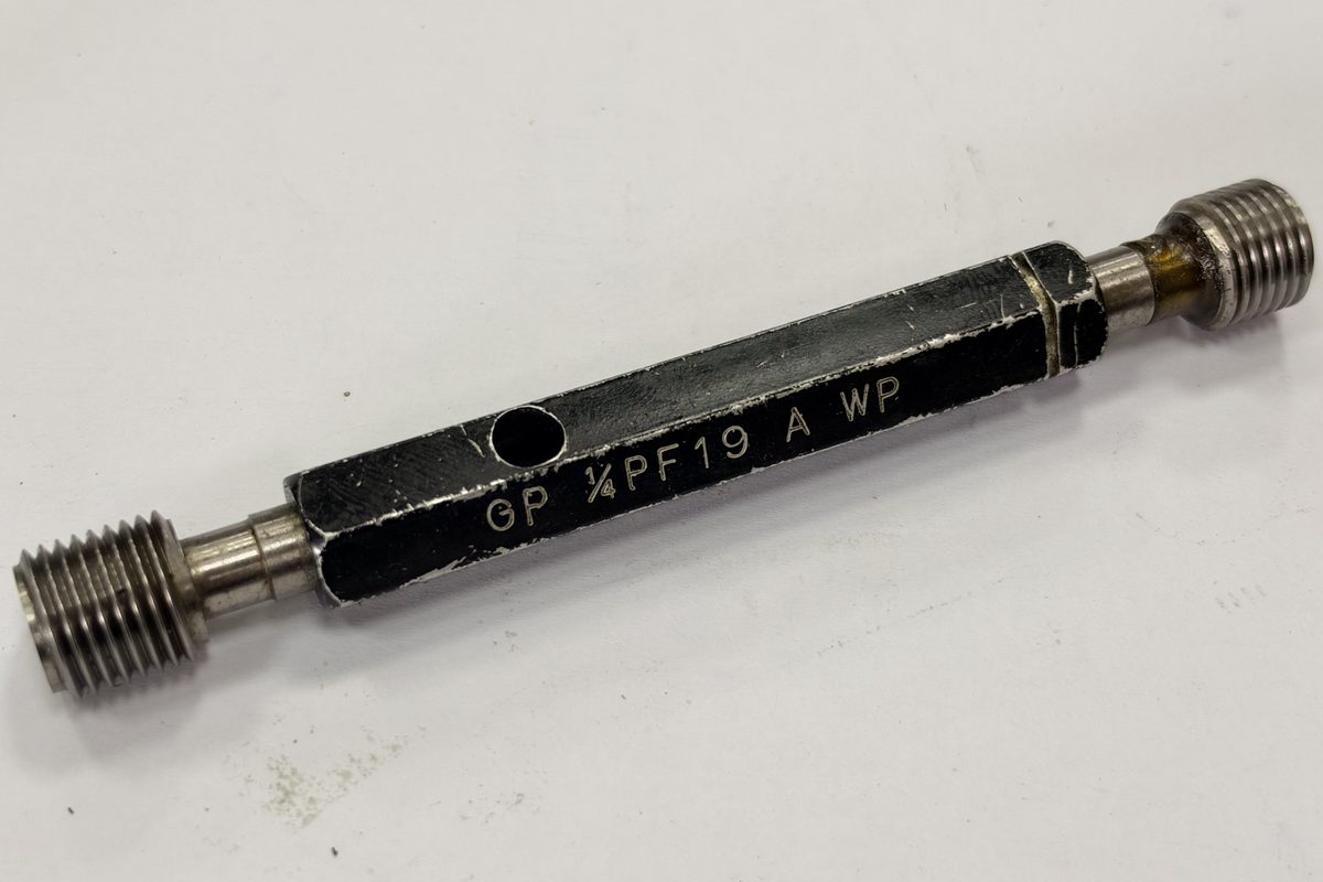 Thread plug gauge engraved 1/4 PF 19 A, 19 threads per inch, class A