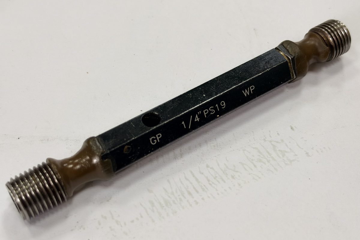 Thread plug gauge engraved 1/4 PS 19, 19 threads per inch